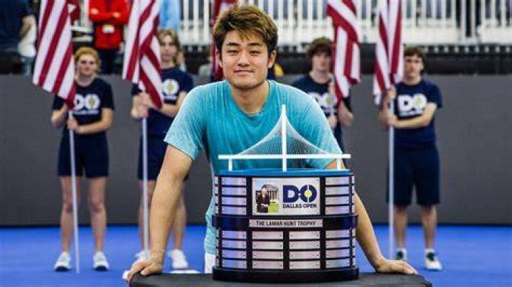 Wu Yibing age, height, weight, family, coach, ranking, net worth
