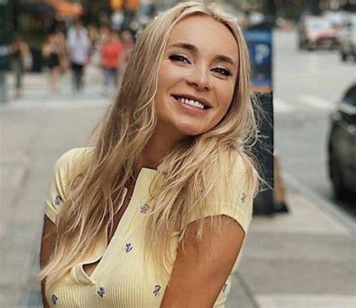 Yara Zaya in Bathing Suit Says "Thank You"  — Celebwell