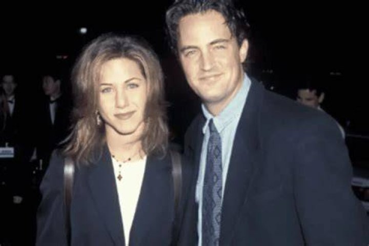 Years Before The Events Of Friends, Jennifer Aniston Turned Down Matthew Perry’s Approaches
