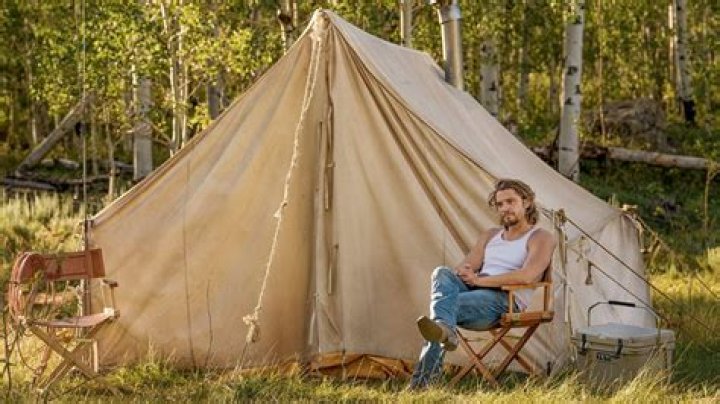 ‘Yellowstone’ star Luke Grimes releases sultry new single ‘Hold On’